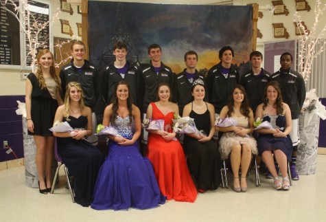 All the courtwarming candidates pose together.