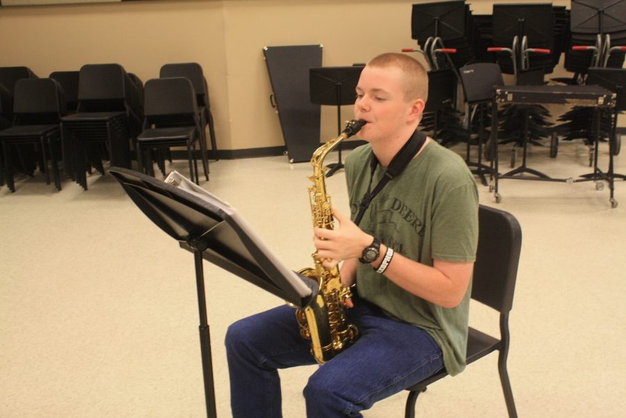 Austen Rector practices for the state contest.