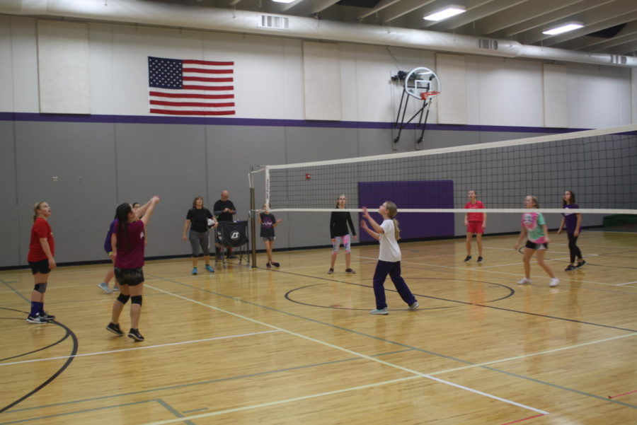 5th and 6th graders prepare for their volleyball future.