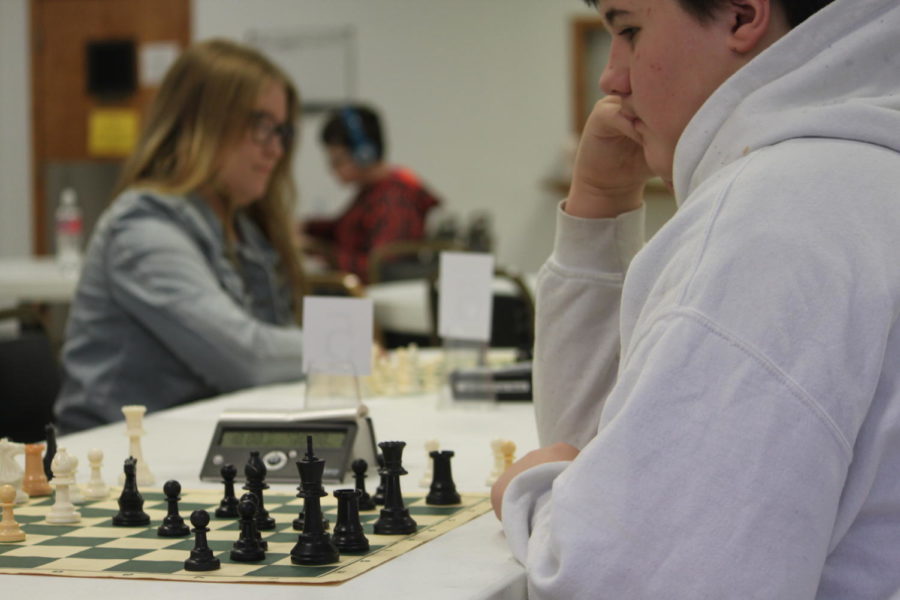 Middle and High School Chess Club Competes in Springfield Tournament