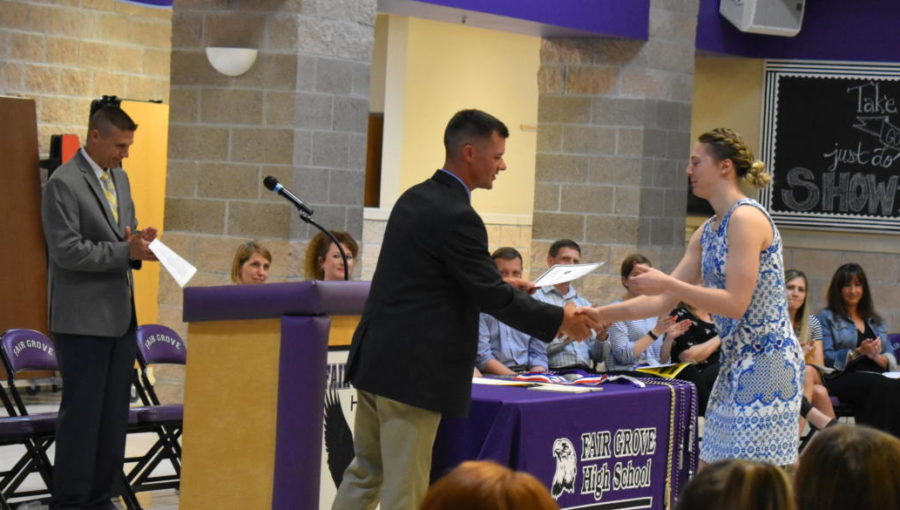 Assistant+Principle+Christian+Overstreet+presenting+award+to+Alana+Findley+%2812%29