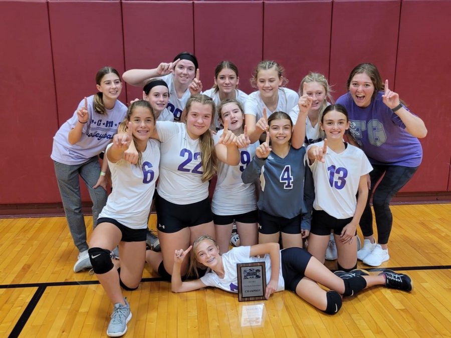 Coach Perry with the 7th grade volleyball team after winning their 1st place Mid Lakes Conference title. 10/09/21 photo credits to Brooke Perry.



