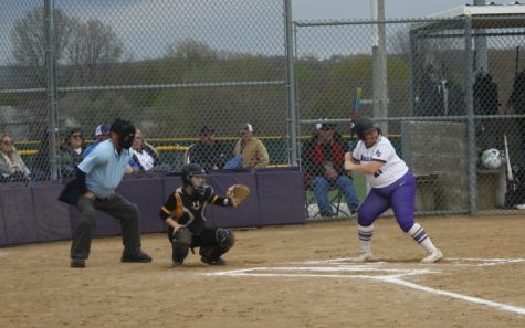 Bradi Weaver ready to bat during the game against Pleasant Hope on April 19, 2022 (photo by Savannah Ipock).