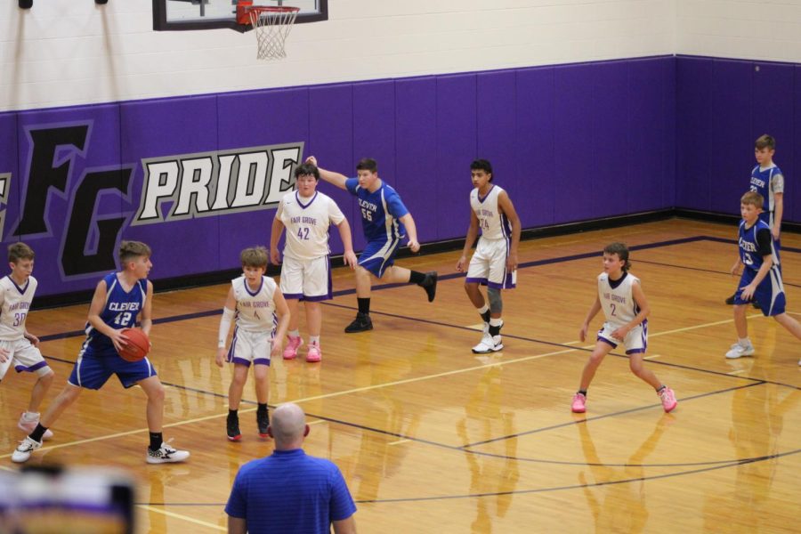 The Fair Grove Middle School 8th grade boys basketball team faced Clever middle school on 12/8. (Photo taken by Brayde Smith)
