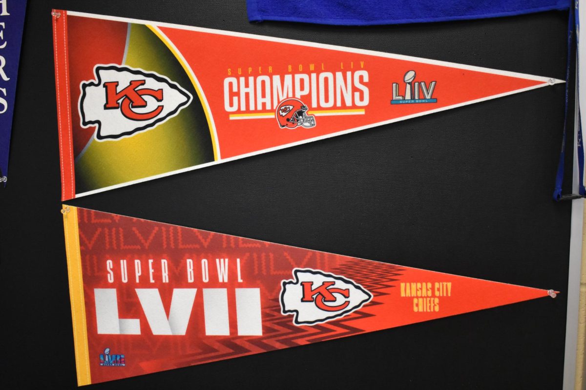 Banner+of+Chiefs+Past+Superbowl+Wini
