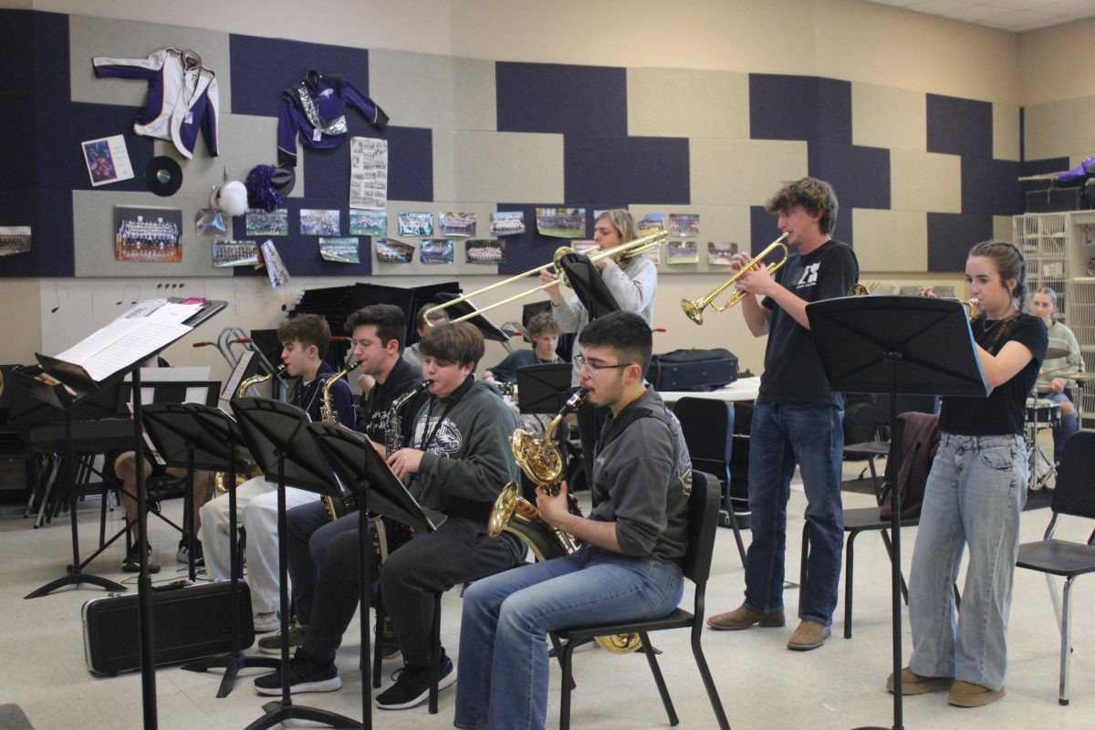 Swingin' Eagles practicing for their next competition.
(Front Row Left to Right: Wyatt Barber, Collin Emery, Anderson Teaster, Keith Nolan)
(Back Row Left to Right: Gavin Brock, Lee Van Cleave, Jayden Rice, Harlynn Irvine)