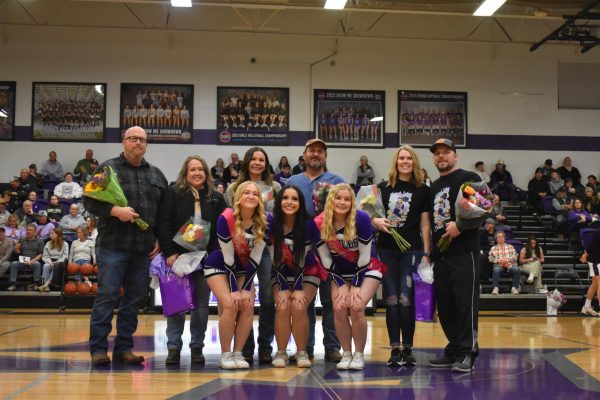 Fair Grove High Senior Cheerleaders Signing to College Stunt