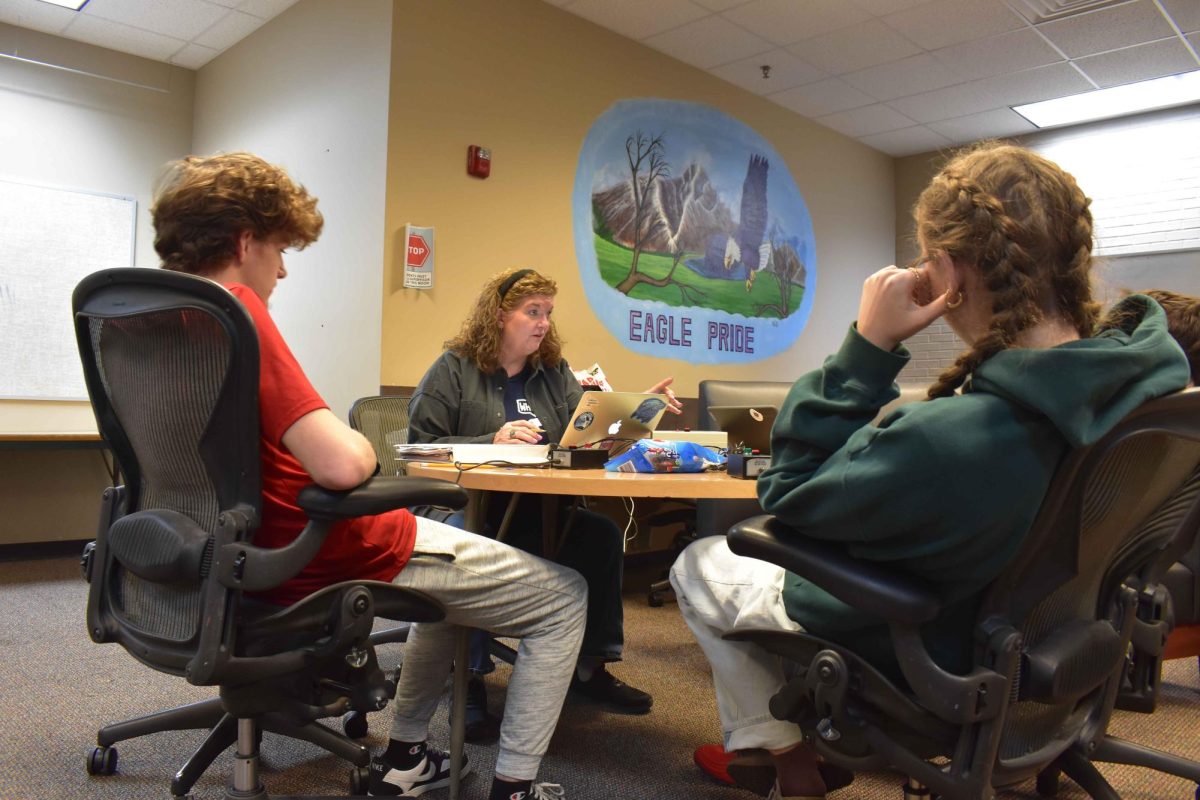Coach, Michelle Whalquist practicing with the scholar bowl team on friday 10/25/25. She prepares her team for the big tournament they will have the next day at Rolla S&T.